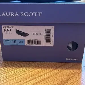 Laura Scott Shoes Laura Scott Brand New Black Caprice Shoe Low